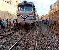 السكة الحديد: رفع وتسيير قطار دمنهور بعد خروج عربتين عن القضبان| فيديو 