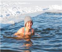 السباحة في الماء البارد تنقص الوزن وتحمي من مرض السكري