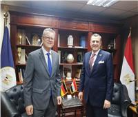 وزير السياحة يبحث مع السفير الألماني زيادة أعداد السياح الألمان لمصر   