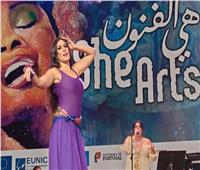 إيمي سلطان تعيد إحياء أغنيات كوكب الشرق في مسرح «إيوارت» التاريخي| صور 