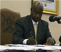 بسبب تغريدة .. الرئيس الأوغندي يقيل نجله من قيادة قوات المشاة 