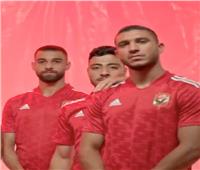 الأهلي يعلن عن قميص الفريق الجديد.. فيديو