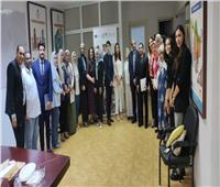 وفد من سفارة المملكة المتحدة يتابع أنشطة برنامج «وعي» لتنمية الطفل بالإسكندرية