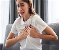علامة تحذيرية تصيب النساء قبل أسبوع من الإصابة بنوبة قلبية.. تعرف عليها