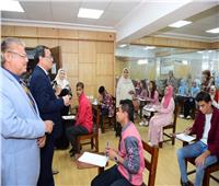 رئيس جامعة سوهاج يتابع امتحانات قبول الطلاب الصم بكلية التربية النوعية