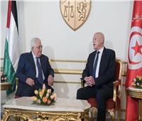 الرئيس الفلسطيني يجتمع مع نظيره التونسي على هامش القمة العربية