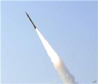 طوكيو: «بيونج يانج» أطلقت 3 صواريخ أحدها عابرا للقارات