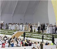 البابا فرنسيس يترأس القداس الإلهي في استاد البحرين الوطني