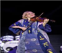 مزج ساحر للموسيقى الغربية في حفل للعازفة العالمية ديزي جوبلينج بالأهرامات