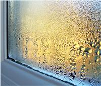 لربات البيوت| طرق تقليل ظهور العفن الناتج المياه المتقطرة على النوافذ