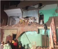 «شهود عيان» عن عقار إمبابة: المنزل انهار على آخر أمامه | فيديو وصور