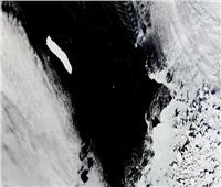 يدخل الممر الخطير «دريك» أكبر جبل جليدي في العالم 