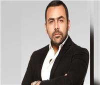 يوسف الحسيني معلقاً على فيديو تحريضي لعلاء عبد الفتاح: «هل دي كائنات فضائية؟»
