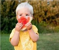 4 علاجات طبيعية لمساعدة الأطفال على التخلص من «الشيب المبكر» 