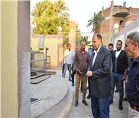 محافظ أسيوط يتفقد أعمال تنفيذ محطة رفع صرف صحى مساكن «كوم أبو شيل»