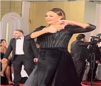 بشرى تتألق على الـ «ريد كاربت» في افتتاح مهرجان القاهرة السينمائي الـ 44