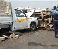 إصابة 12 شخصًا إثر انقلاب سيارة نقل جنوب أسوان 