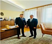 السفير المصري لدى صربيا يناقش التعاون السياحي مع وزير الشباب