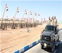 القائد العام للقوات المسلحة يشهد إجراءات تفتيش الحرب لأحد تشكيلات المنطقة الغربية