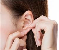 بطريقة آمنة.. 5 علاجات منزلية لتنظيف أذنيك