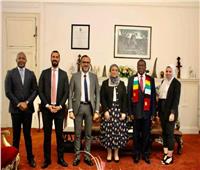 السفيرة المصرية في هراري تلتقي الرئيس الزيمبابوي 