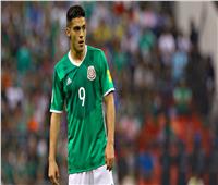 راؤول خيمينيز على مقاعد بدلاء المكسيك أمام بولندا في مونديال 2022