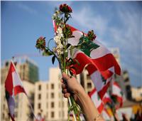 بعيده الوطني الـ79..اللبنانيون يرفعون الأعلام بالشرفات بحثا عن رئيس غائب