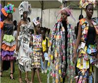 بالصور| عرض أزياء من القمامة في نيجيريا