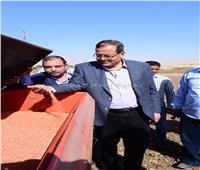 رئيس جامعة سوهاج يتابع بدء زراعة 40 فدان تقاوي قمح عالية الإنتاج