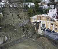 بعد الانهيارات الأرضية المميتة.. إيطاليا تعلن حالة الطوارئ في جزيرة إسكيا 