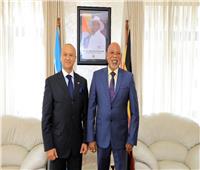 سفير مصر يقدم أوراق اعتماده لوزير الخارجية الأوغندي