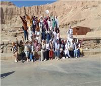 المشاركون بقطار الشباب في زيارة الأماكن والمعابد الأثرية بالأقصر