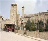الاحتلال الإسرائيلي يُنفذ أعمال حفر وتجريف في باحات الحرم الإبراهيمي