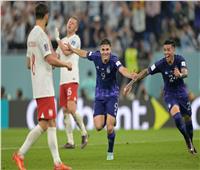 الأرجنتين يهزم بولندا ويتأهلان سويًا إلى ثمن نهائي كأس العالم 2022