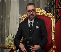 شاهد.. الملك المغربي يحتفل بالتأهل التاريخي مع الجماهير في الشوارع