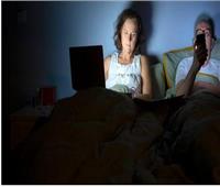 استطلاع: الأخبار السيئة تؤرق نوم النساء أكثر من الرجال!