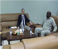 سفير مصر لدى السودان يلتقي المفوض العام لمفوضية نزع السلاح لبحث آفاق التعاون