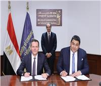 اتفاقية بين «المصرية للاتصالات» و«جريد تيليكوم» لإنشاء كابل بحري