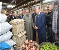 محافظ القاهرة يتفقد سوق العبور لمتابعة توافر احتياجات مواطني العاصمة