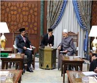 رئيس إندونيسيا يدعو شيخ الأزهر لزيارة بلاده وحضور المؤتمر العالمي لفقه الحضارة 