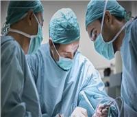 أستاذ جراحة صدر يكشف تفاصيل نجاح أول عملية زراعة رئة من متبرعين أحياء في مصر