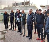 رئيس المقاولون العرب يحفز اللاعبين قبل مباراة الزمالك