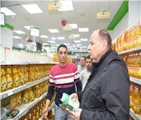 محافظ أسيوط يتابع توافر السلع الغذائية بمنافذ الشركة المصرية 
