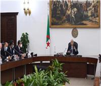 أستاذ علوم سياسية: الحكومة الجزائرية تسعى لتحسين قطاعات الاقتصاد| فيديو