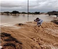 أمطار الخير بصحراء مصر الغربية تُساهم في ملء الآبار 