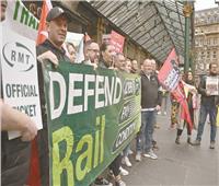 استئناف إضراب عمال السكك الحديدية فى بريطانيا