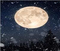 «القمر البدر» يزين السماء.. الليلة 
