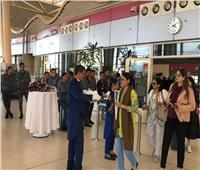 استقبال أول وفد هندي لـ«سياحة حفلات الزفاف» بمطار شرم الشيخ| صور