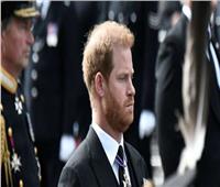 الأمير هاري يطالب العائلة الملكية البريطانية بالاعتذار له وزوجته