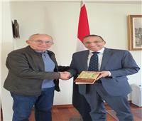 السفير المصري في تيرانا يستقبل أول مشارك ألباني في معرض القاهرة الدولي للكتاب